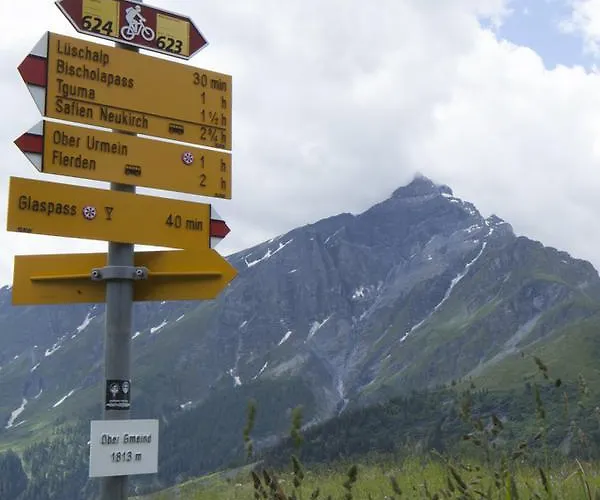 Berghaus Obergmeind Hotel Tschappina